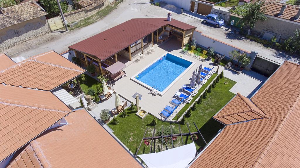 Guest House Zlateya Madara Exterior photo