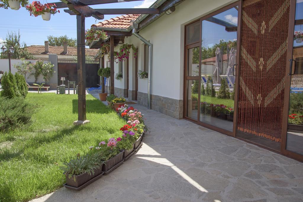 Guest House Zlateya Madara Exterior photo
