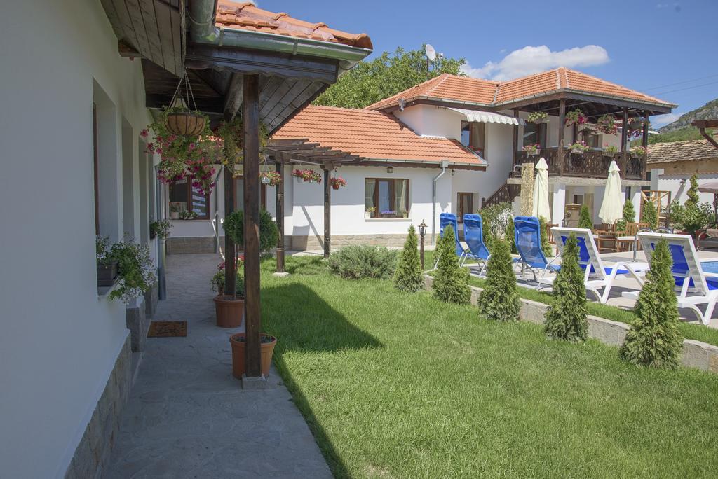 Guest House Zlateya Madara Exterior photo